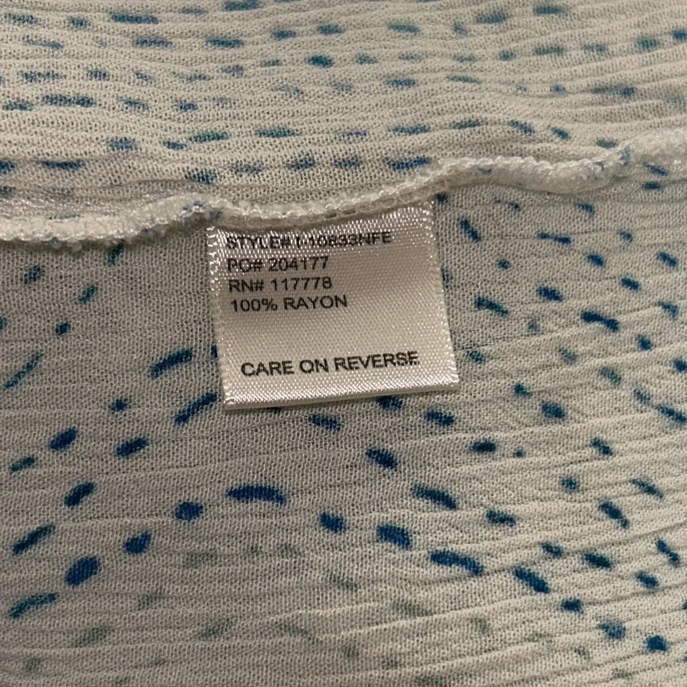 Lovestitch printed top L white blue rayon - Picture 8 of 9